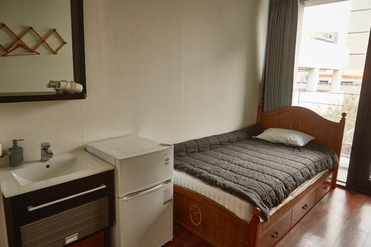 הוסטל Gwangju Metropolitan City Guest 145 מראה חיצוני תמונה