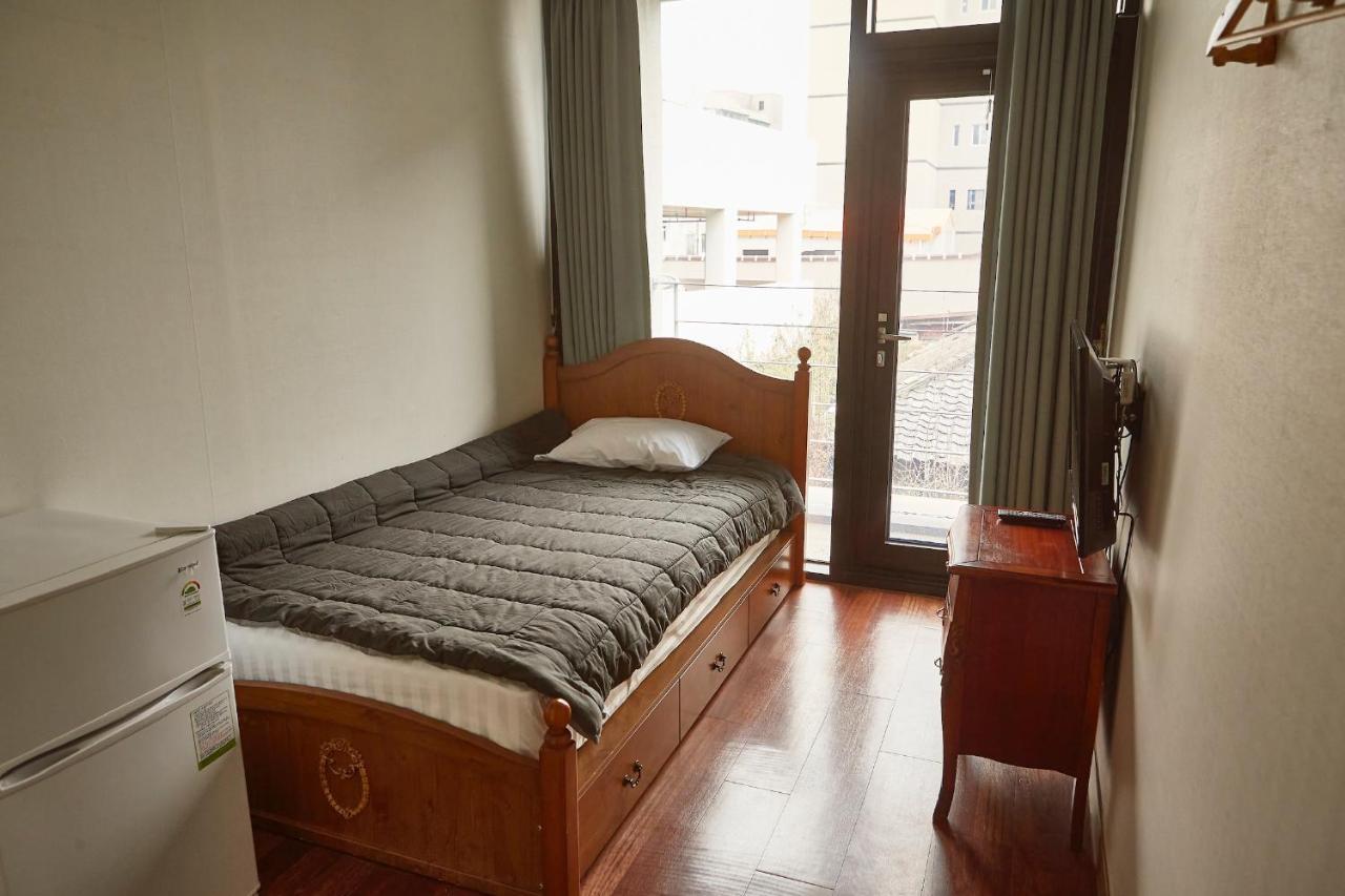 הוסטל Gwangju Metropolitan City Guest 145 מראה חיצוני תמונה