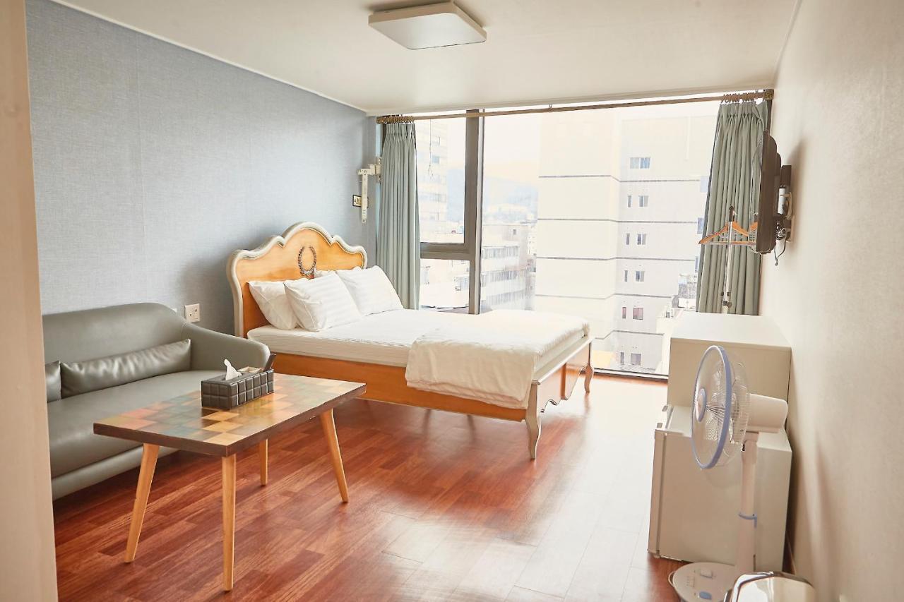 הוסטל Gwangju Metropolitan City Guest 145 מראה חיצוני תמונה
