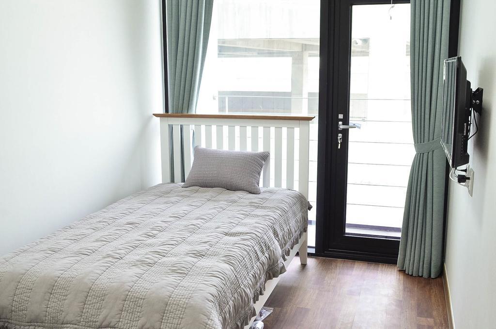הוסטל Gwangju Metropolitan City Guest 145 מראה חיצוני תמונה