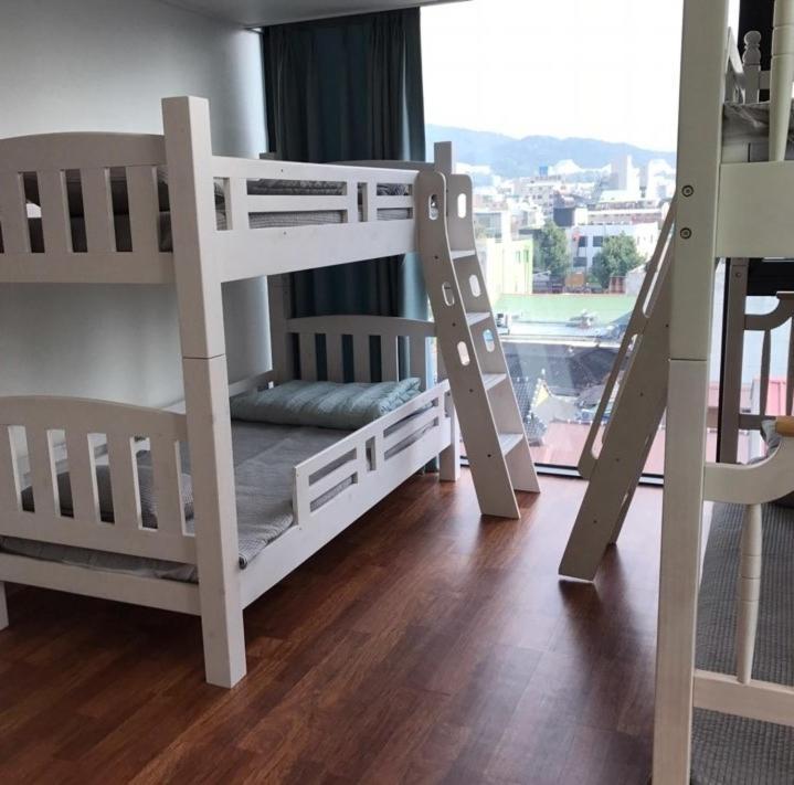 הוסטל Gwangju Metropolitan City Guest 145 מראה חיצוני תמונה